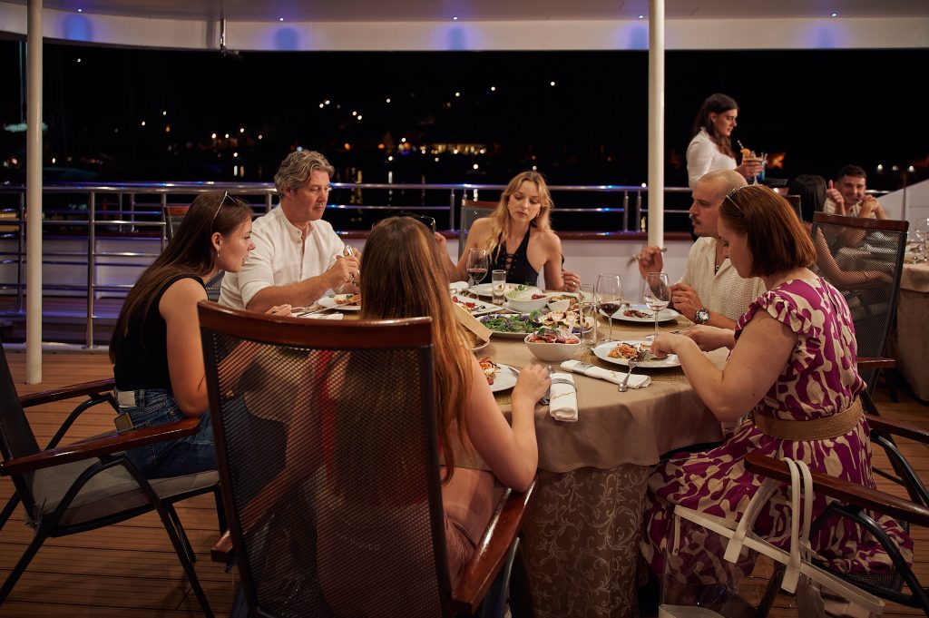 Yacht exterior image