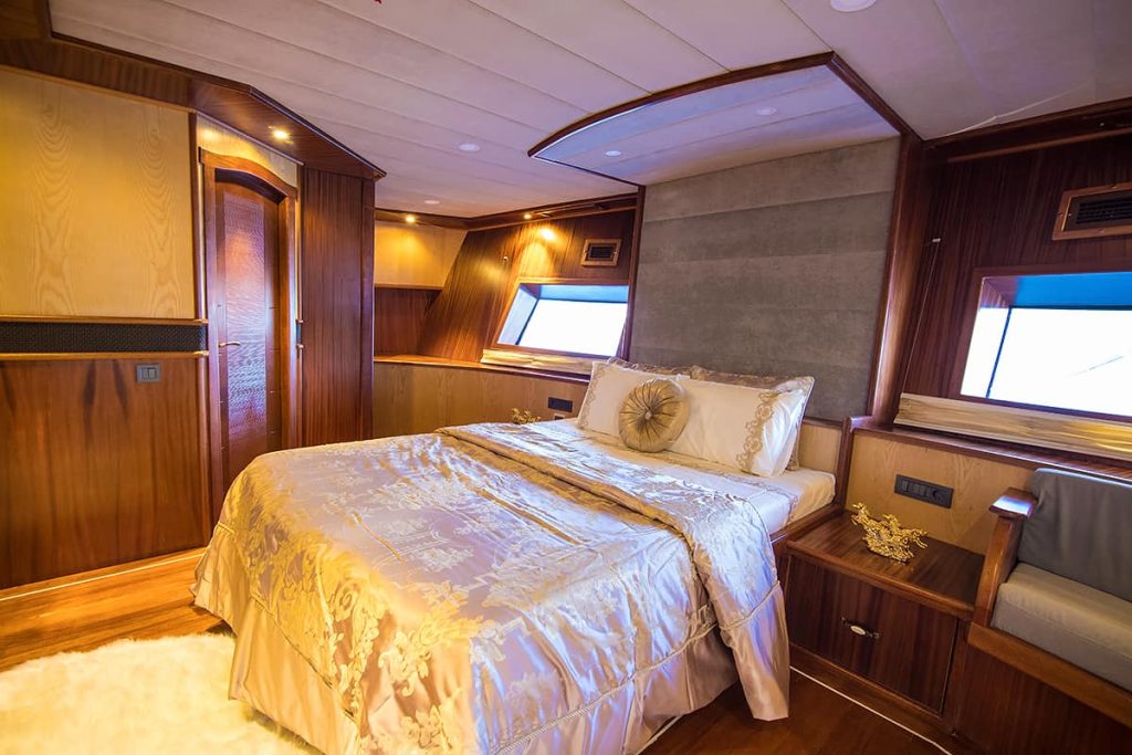 Yacht interior image