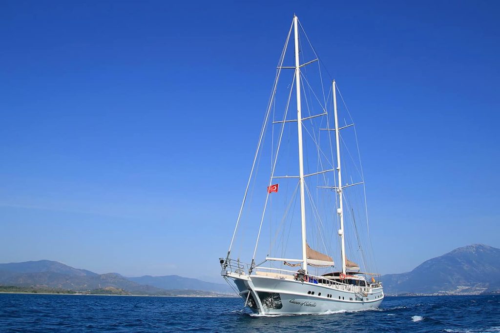 Yacht exterior image