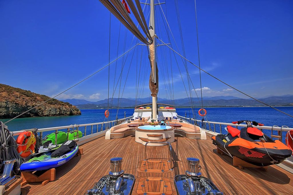 Yacht exterior image