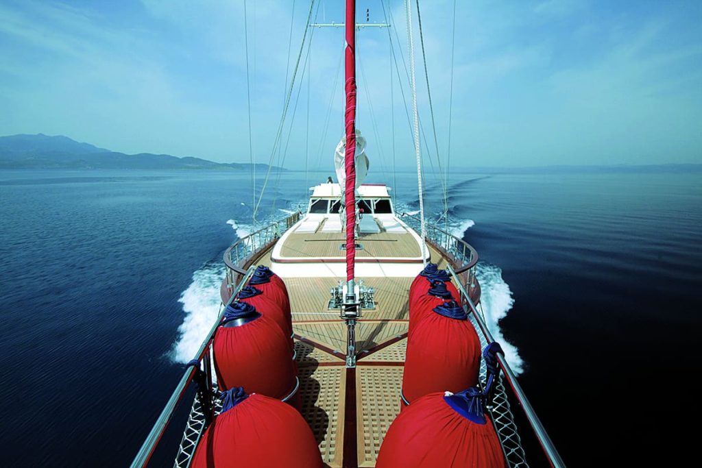 Yacht exterior image