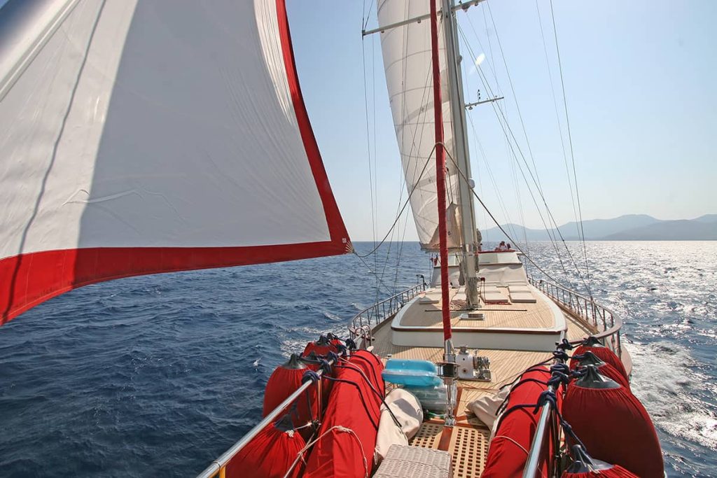 Yacht exterior image