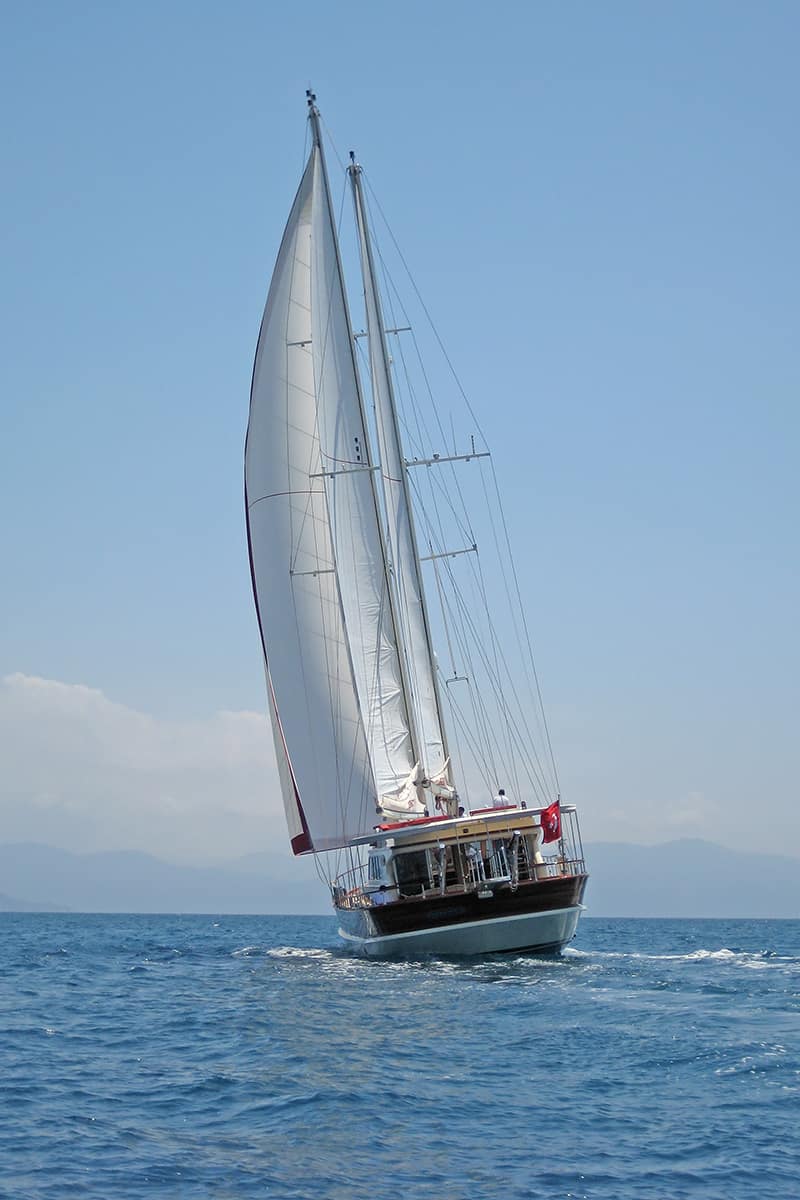 Yacht exterior image