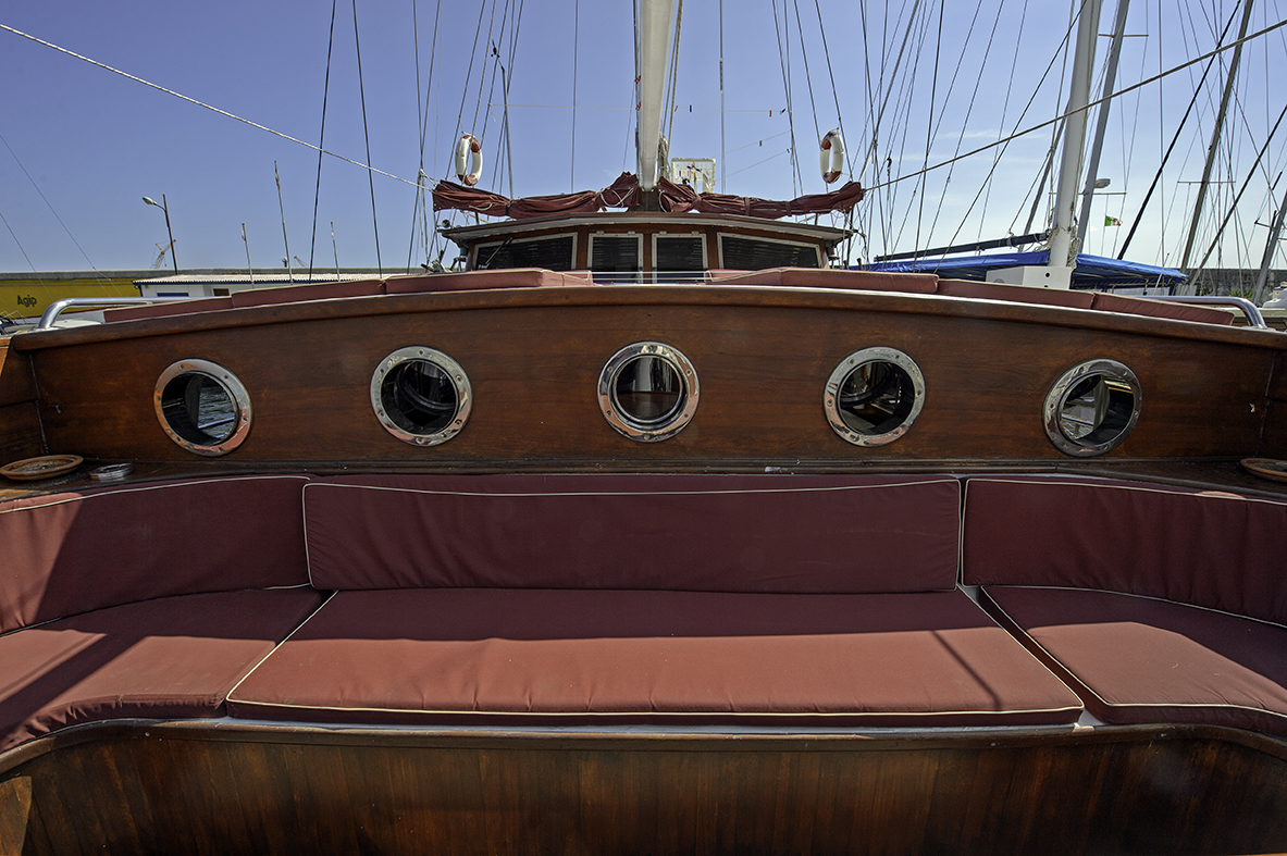 Yacht exterior image