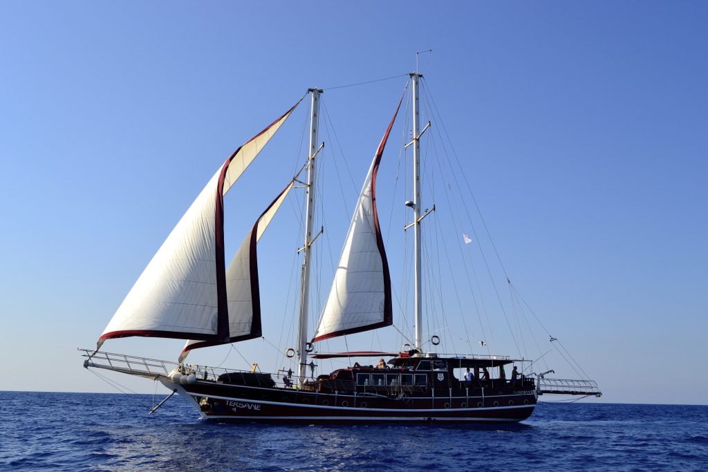 Yacht exterior image