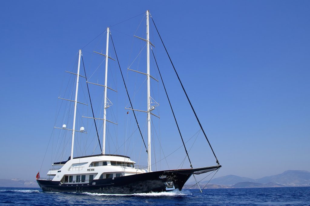 Yacht exterior image