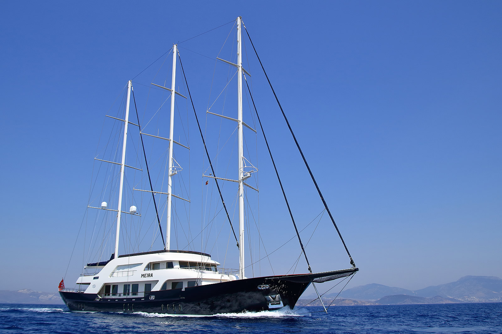 Yacht exterior image