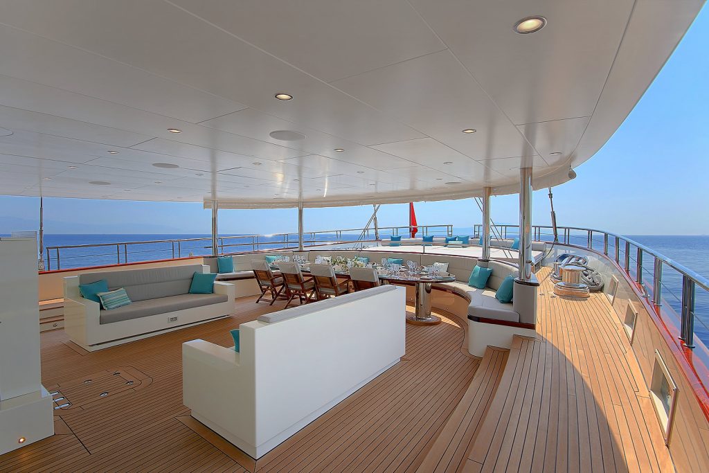 Yacht exterior image