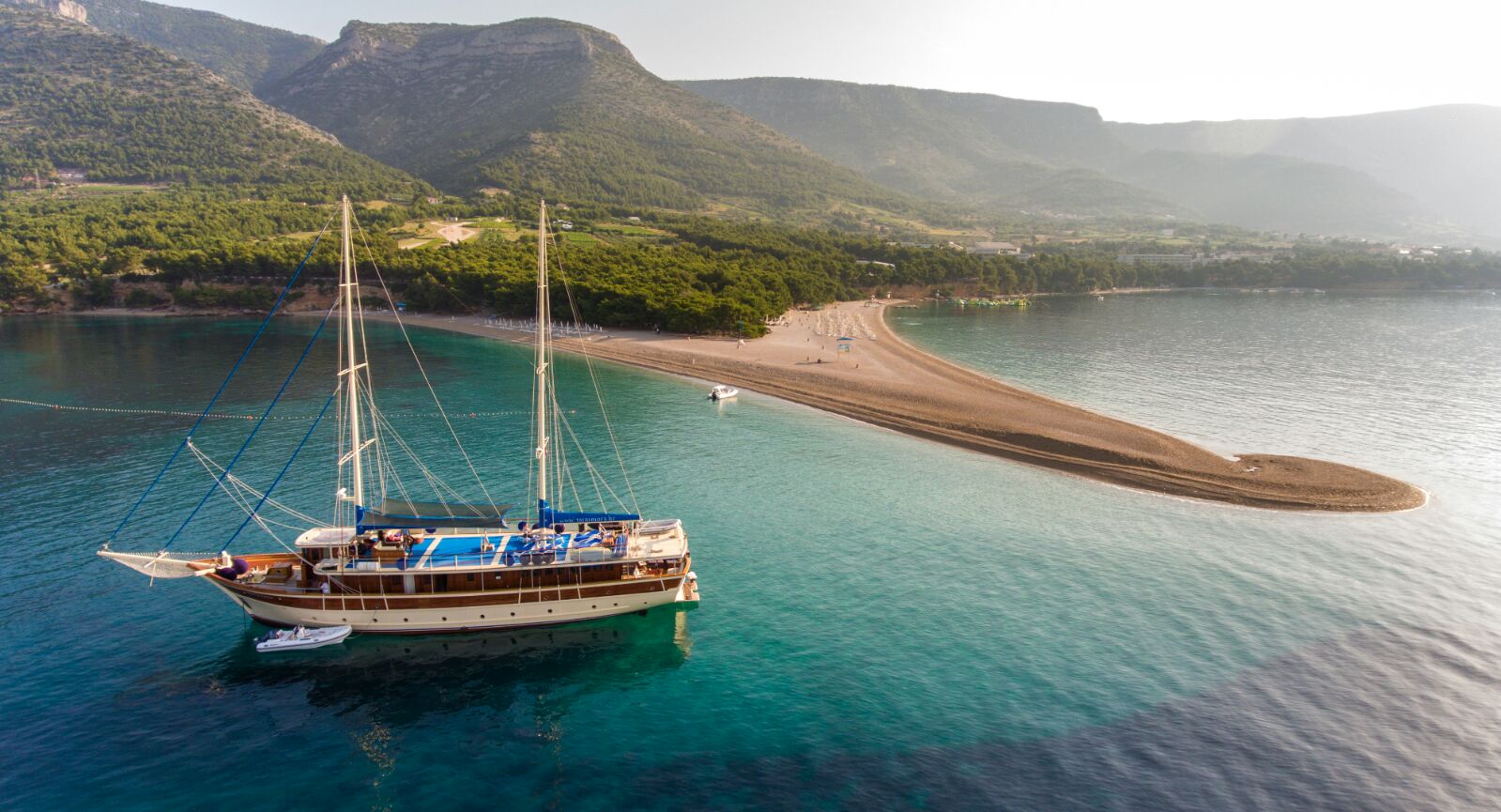 Yacht exterior image