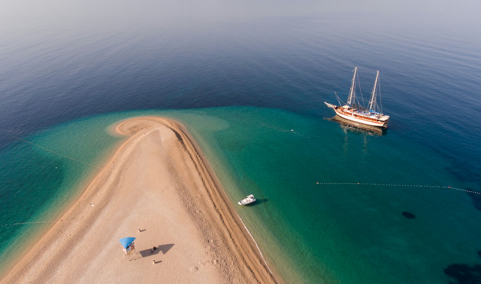 Yacht exterior image