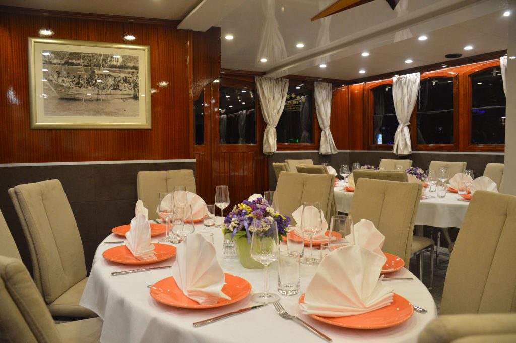 Yacht interior image