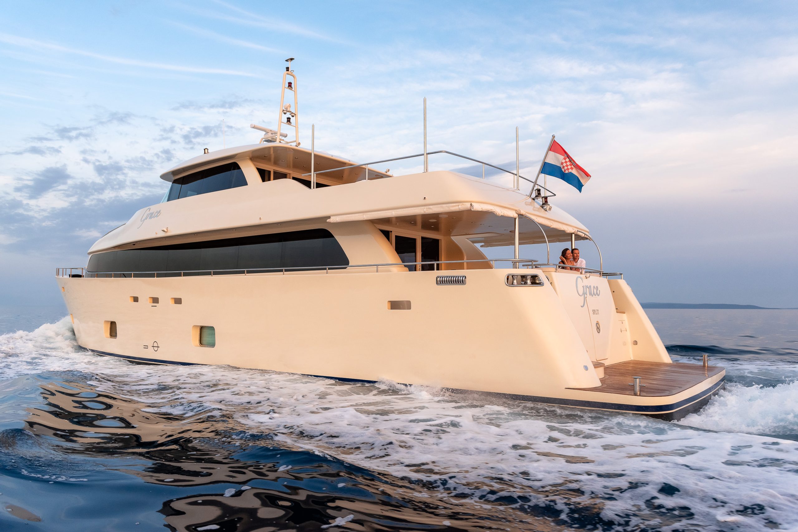Yacht exterior image