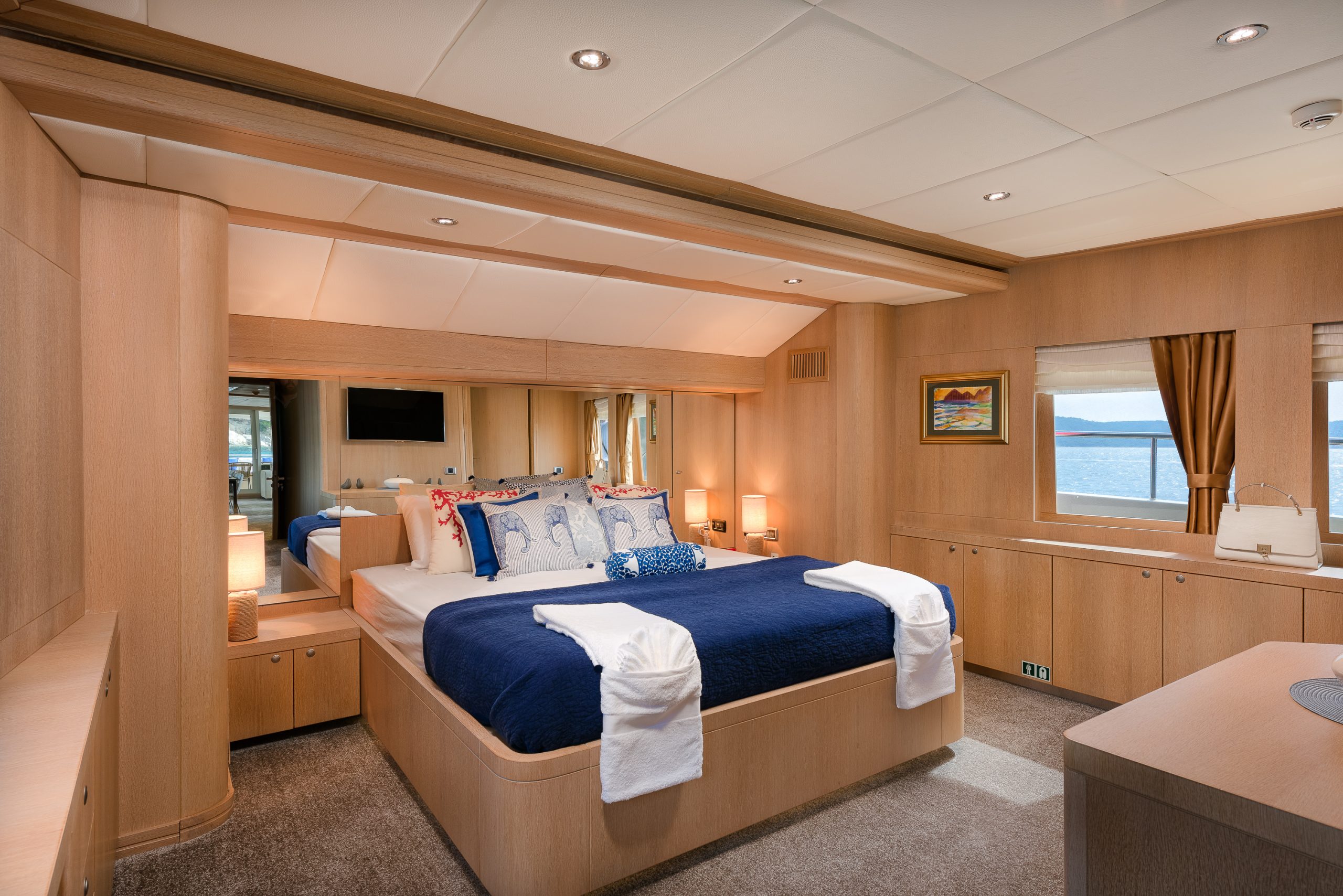 Yacht interior image