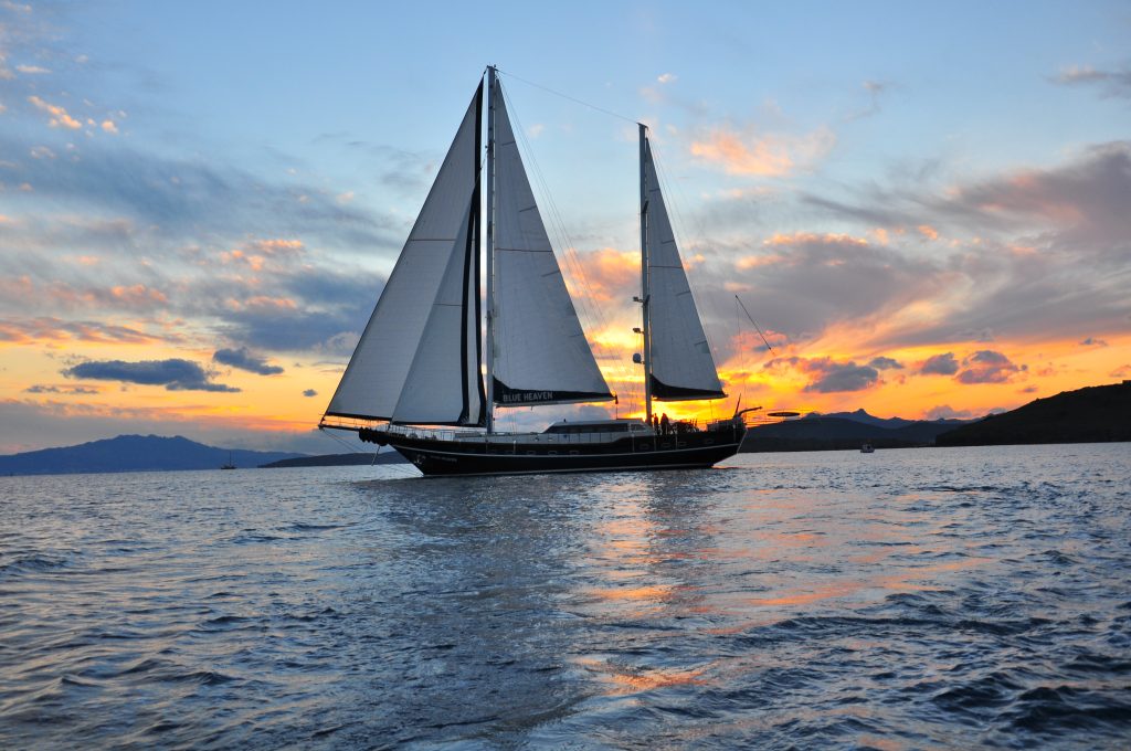 Yacht exterior image