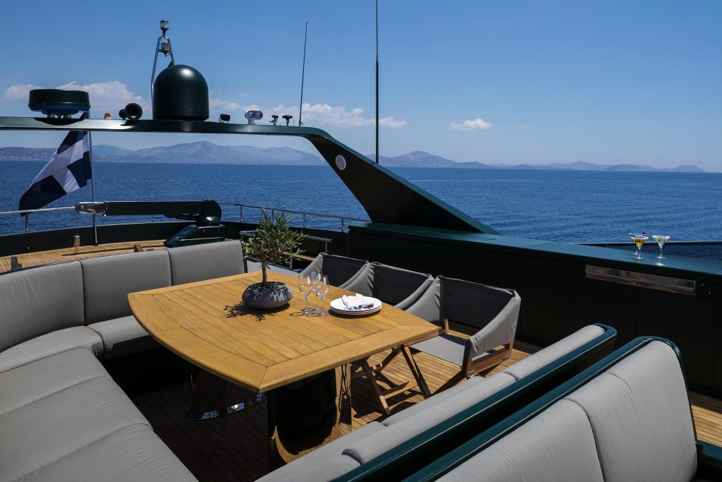 Yacht exterior image