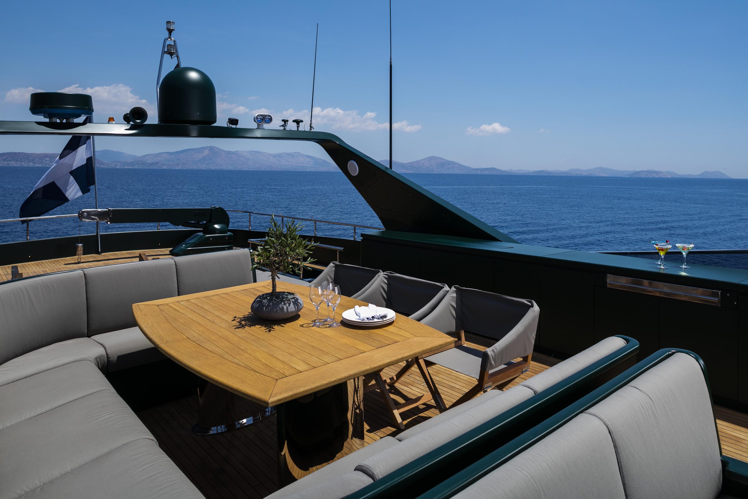 Yacht exterior image