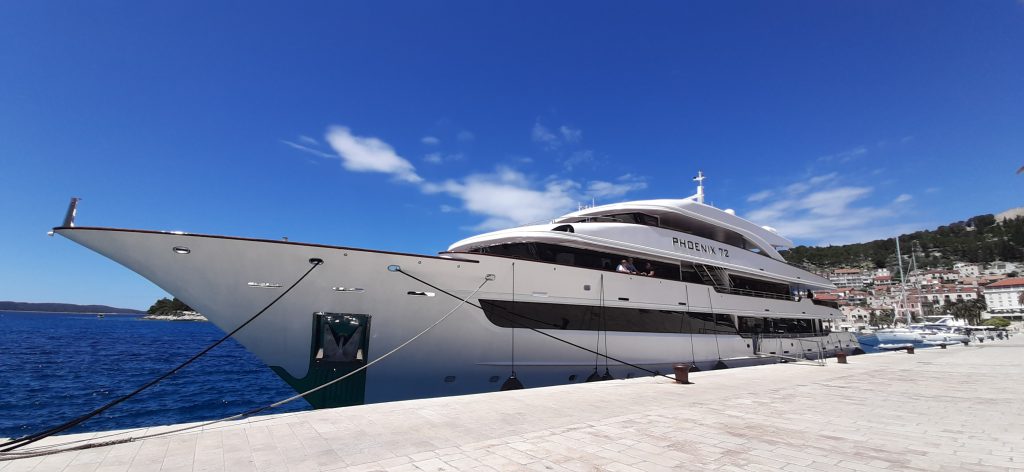 Yacht exterior image