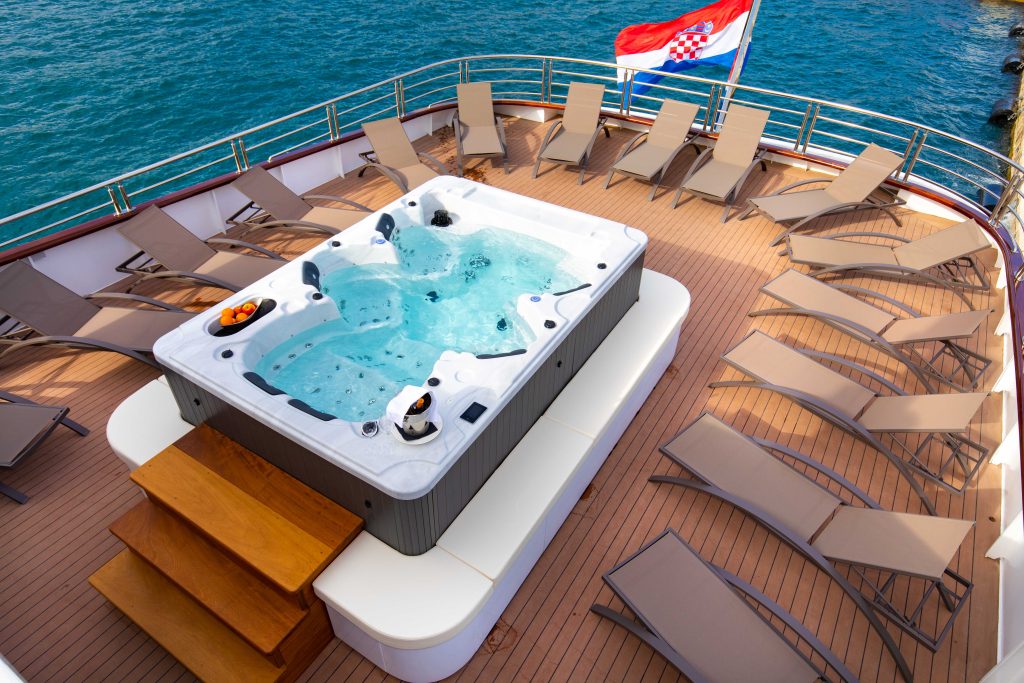 Yacht exterior image
