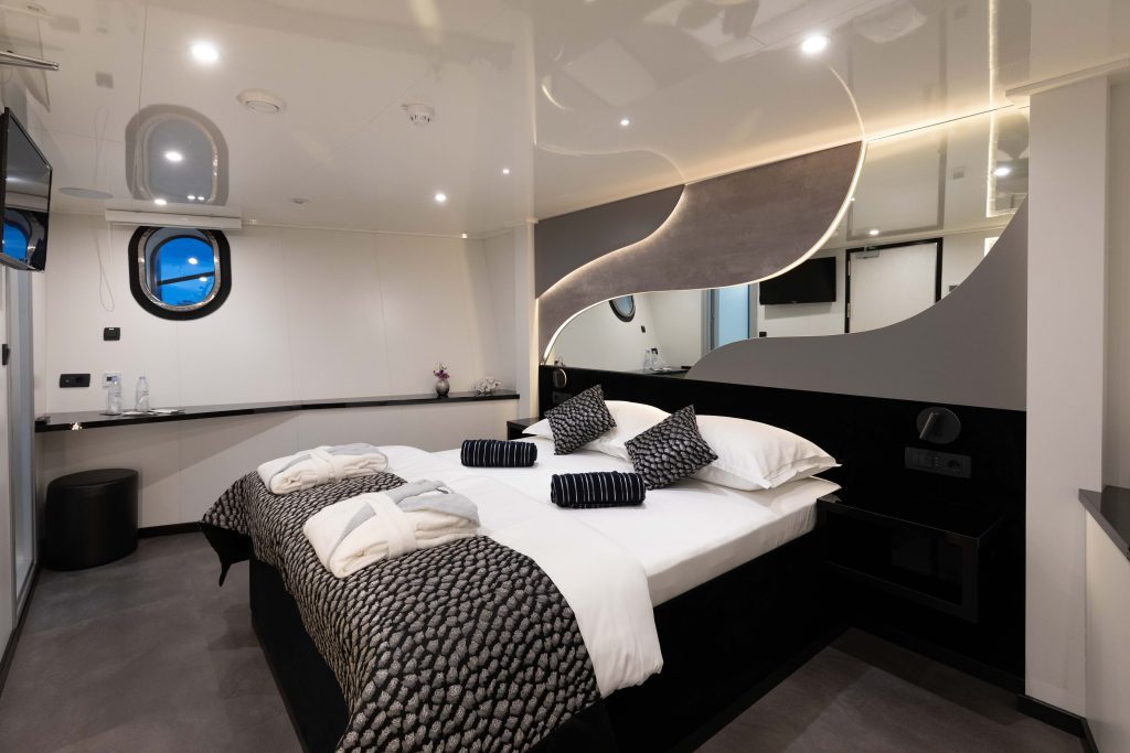 Yacht interior image