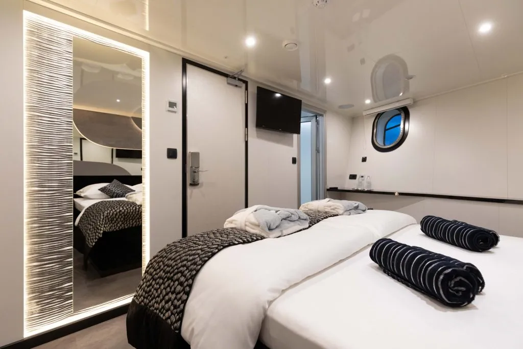 Yacht interior image