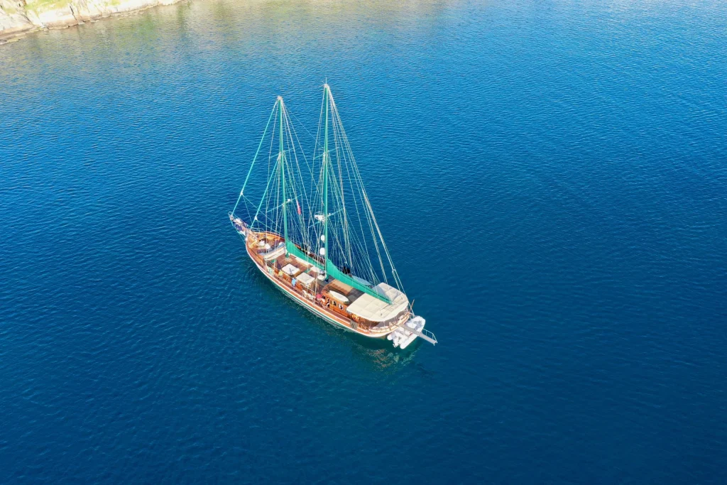 Yacht exterior image