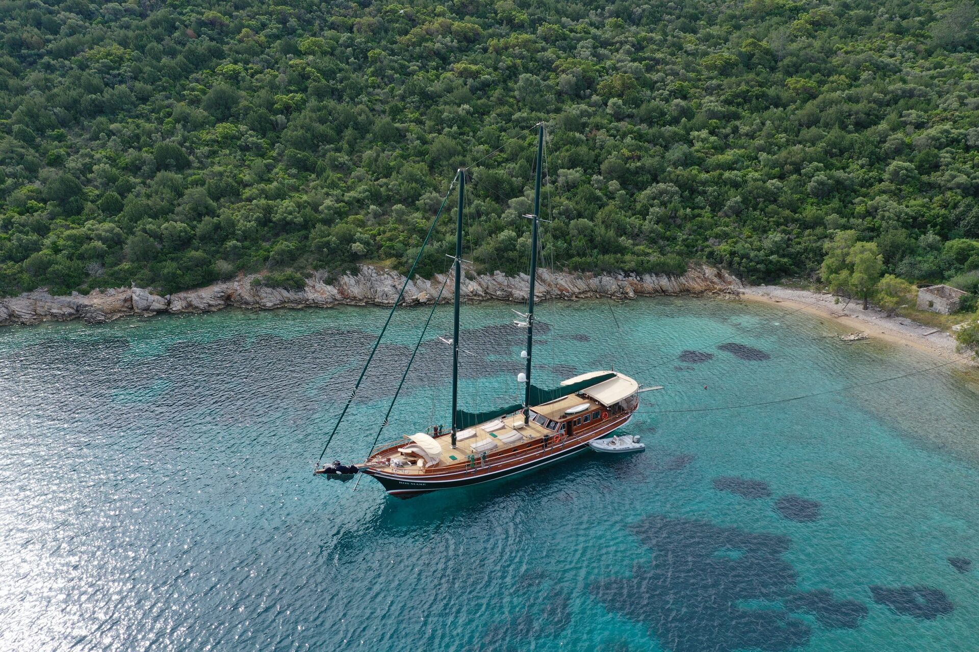 Yacht exterior image