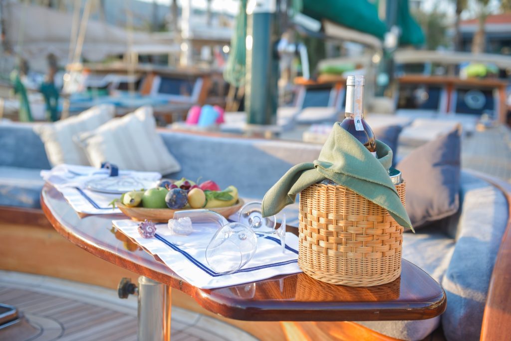 Yacht exterior image