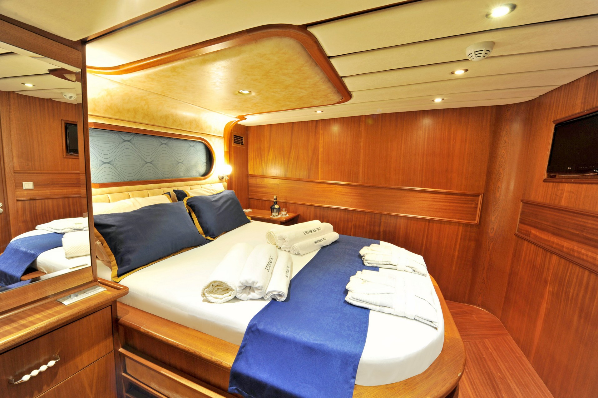 Yacht interior image