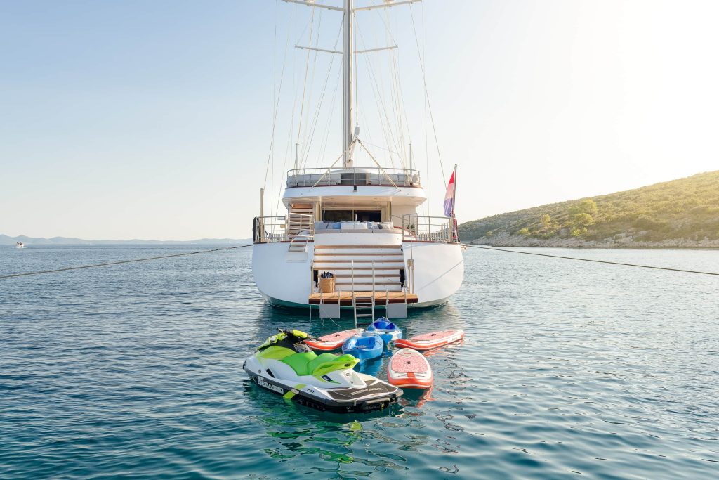 Yacht exterior image