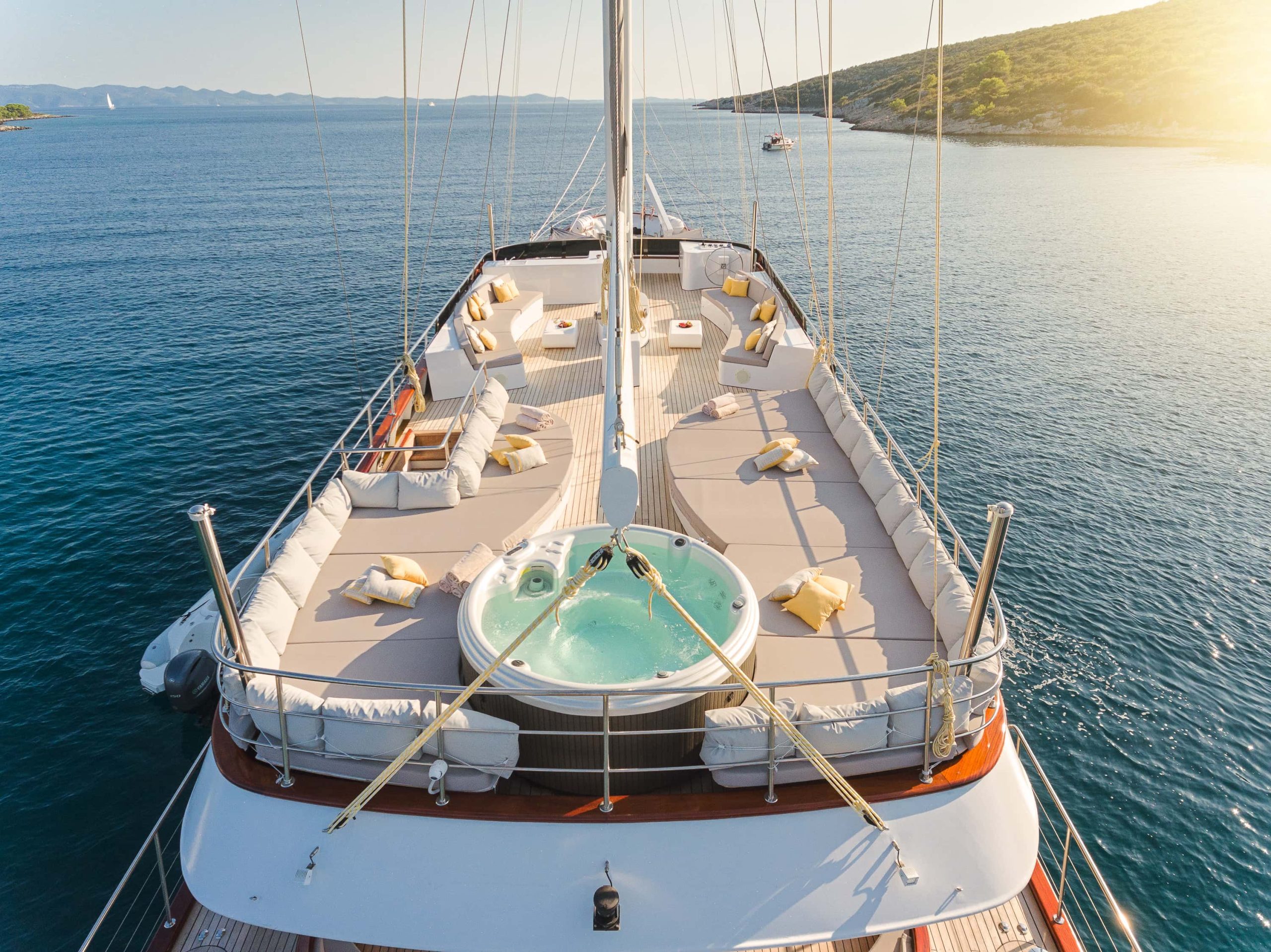 Yacht exterior image