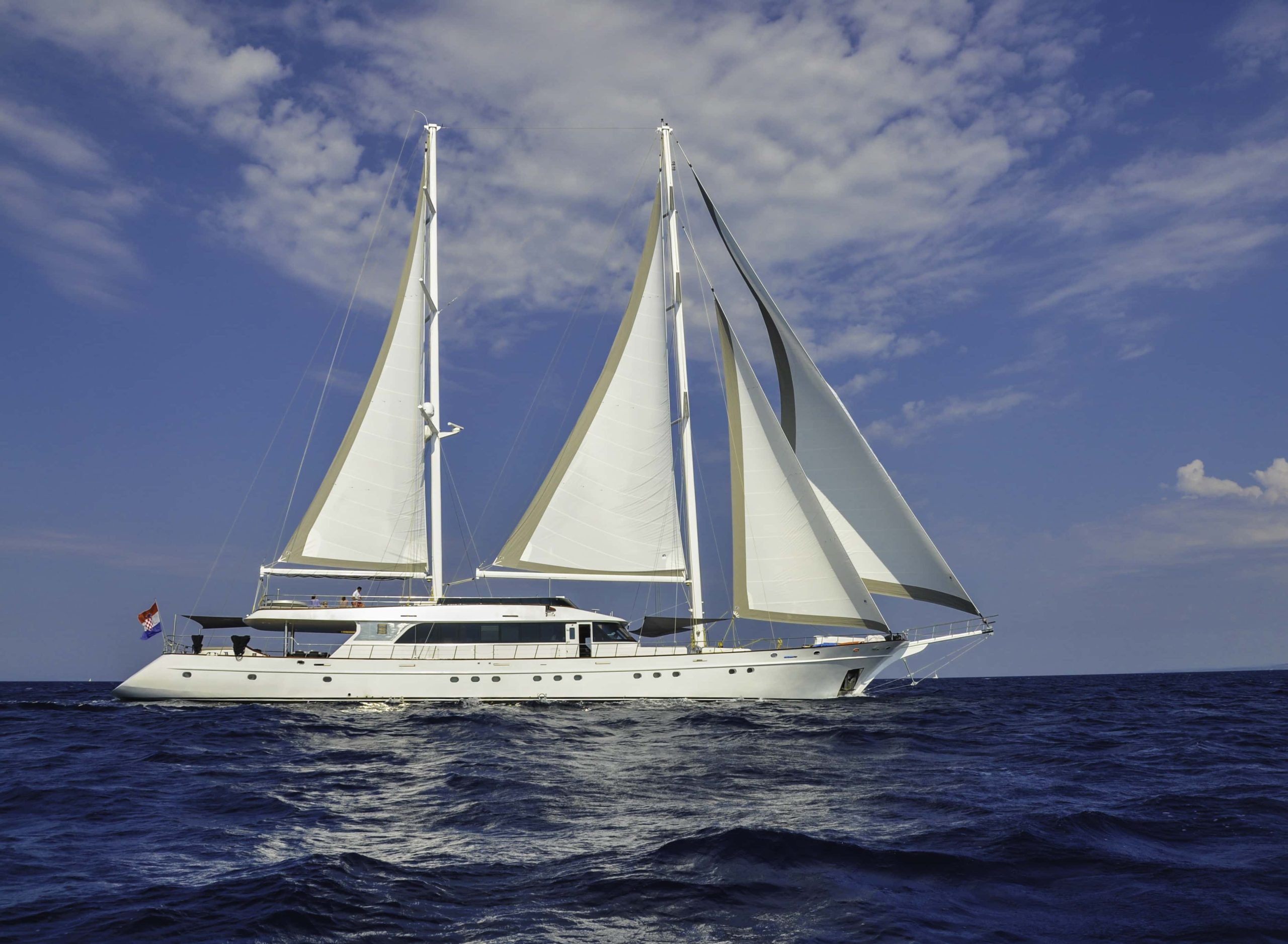 Yacht exterior image
