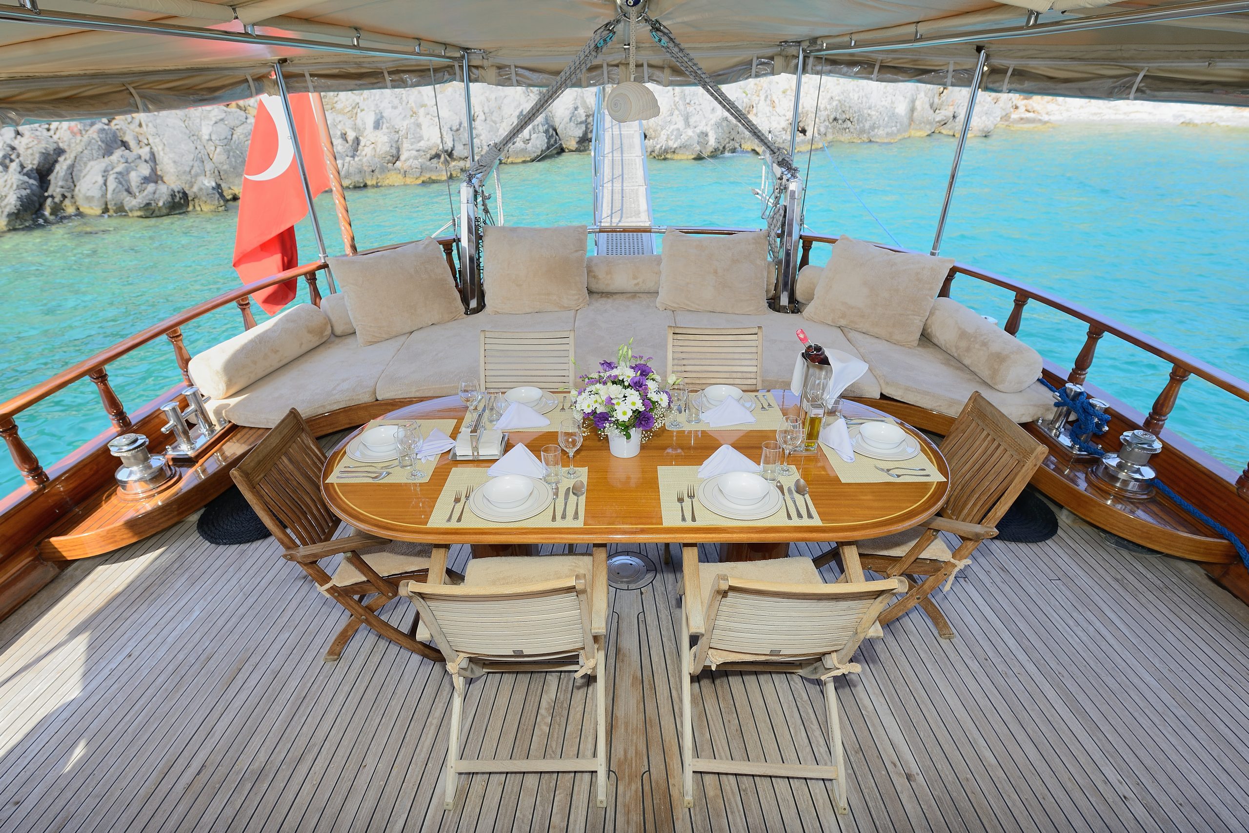 Yacht exterior image