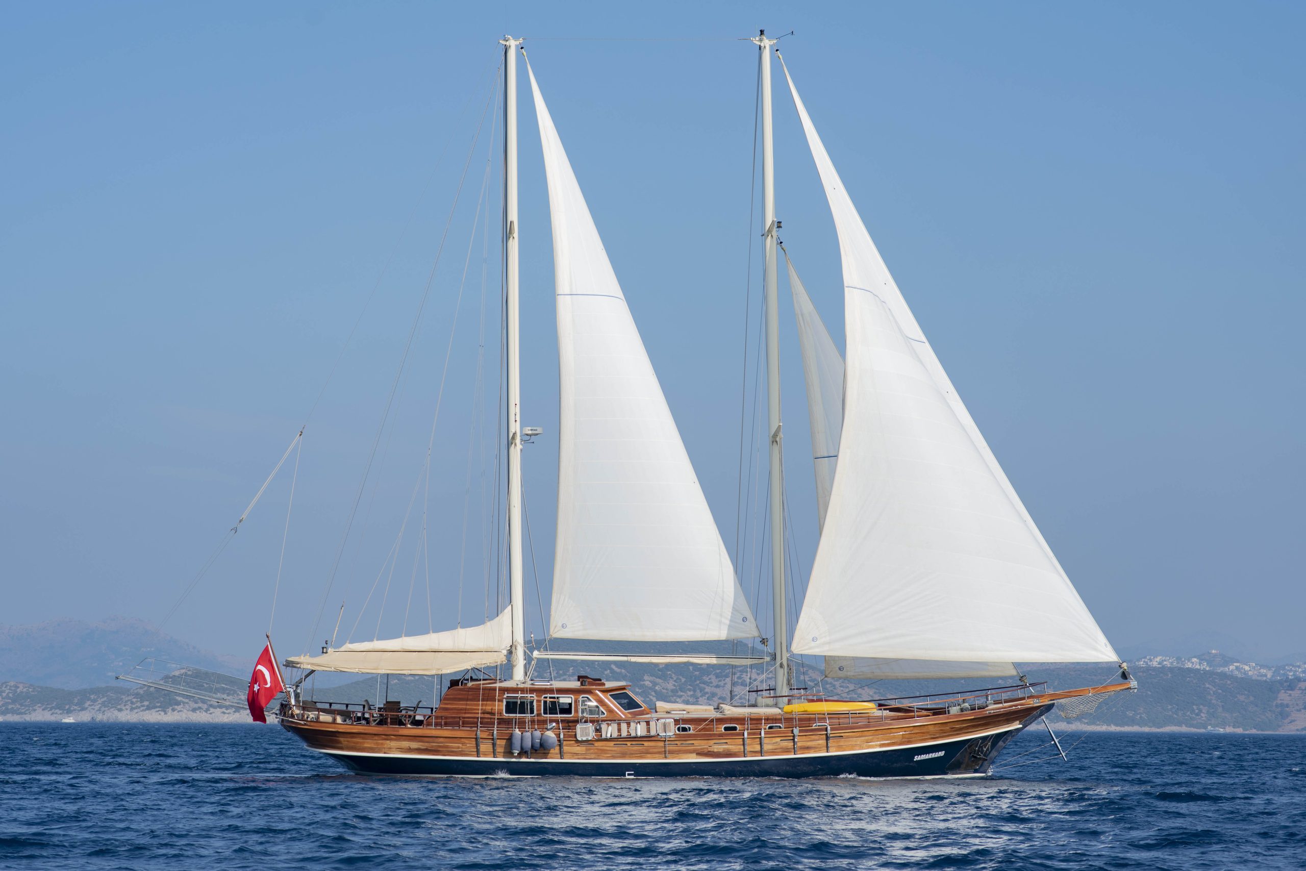 Yacht exterior image