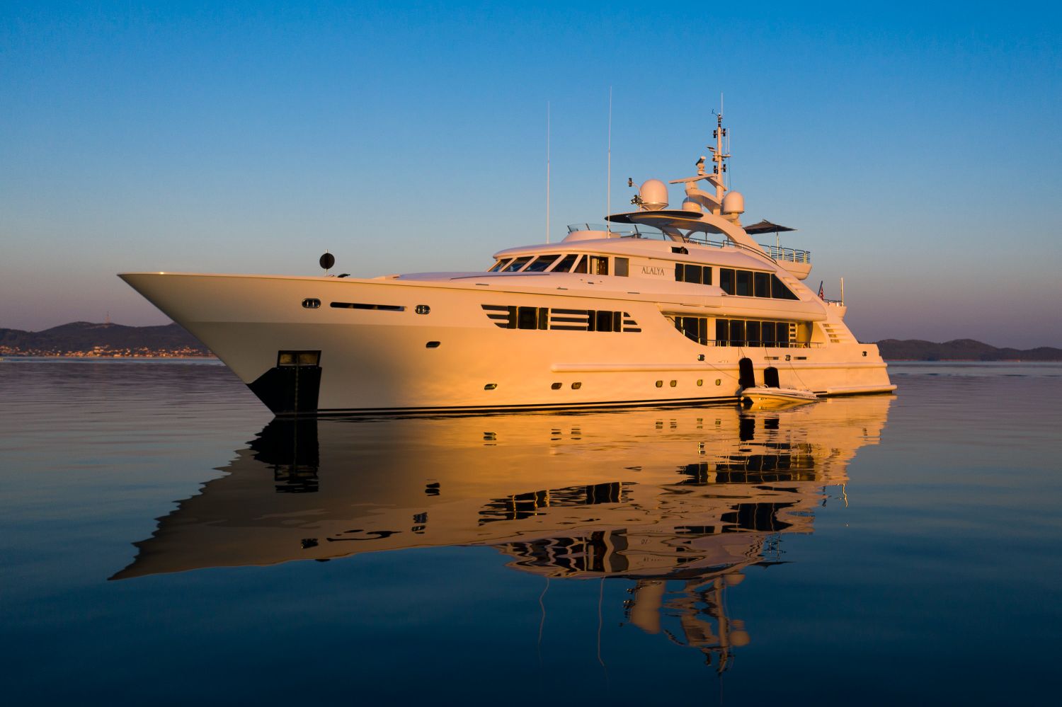 Yacht exterior image