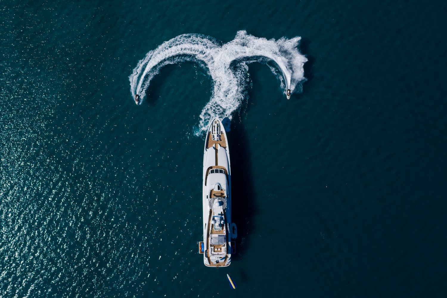 Yacht exterior image