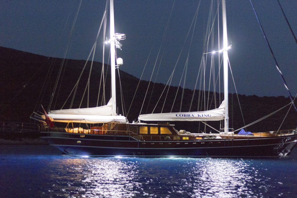 Yacht exterior image