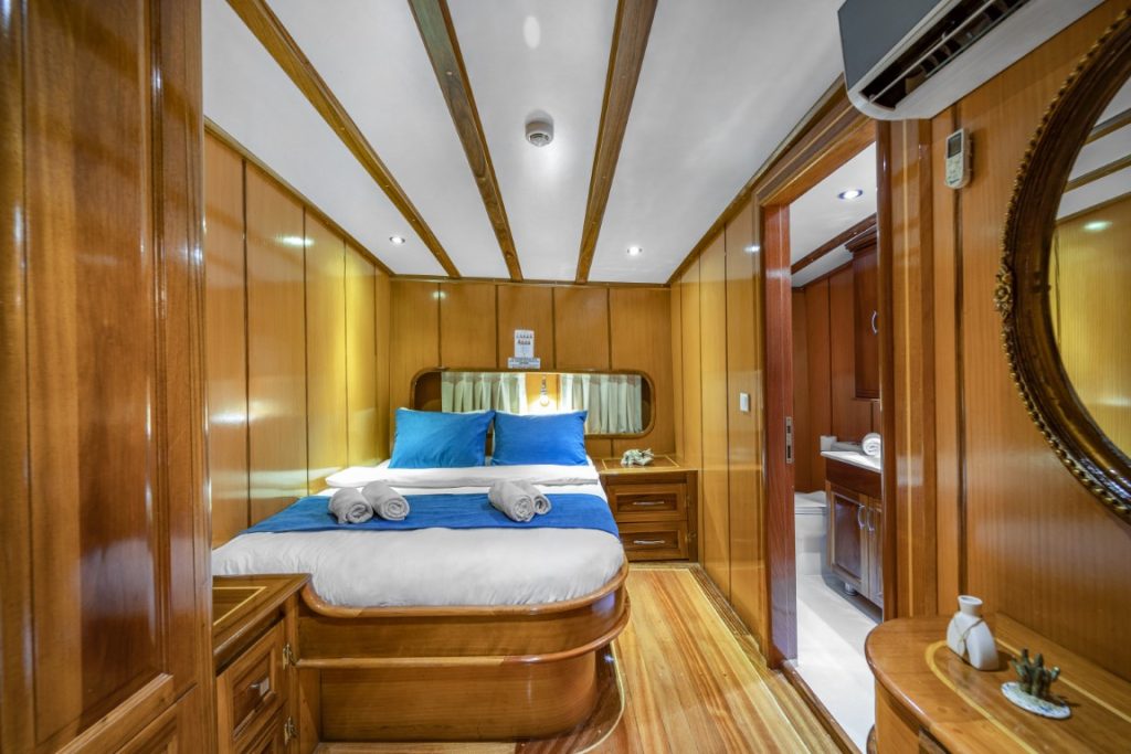 Yacht interior image