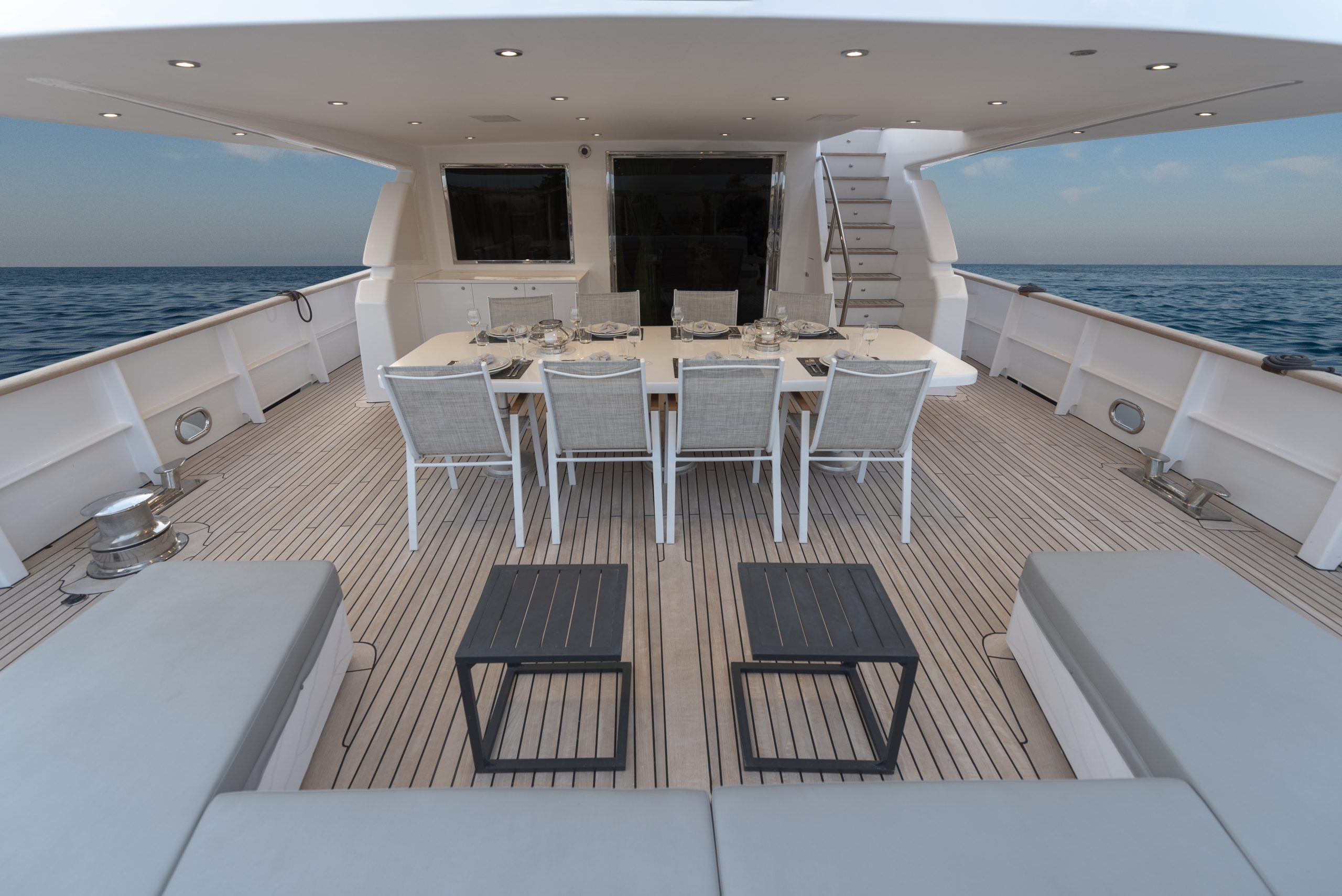 Yacht exterior image