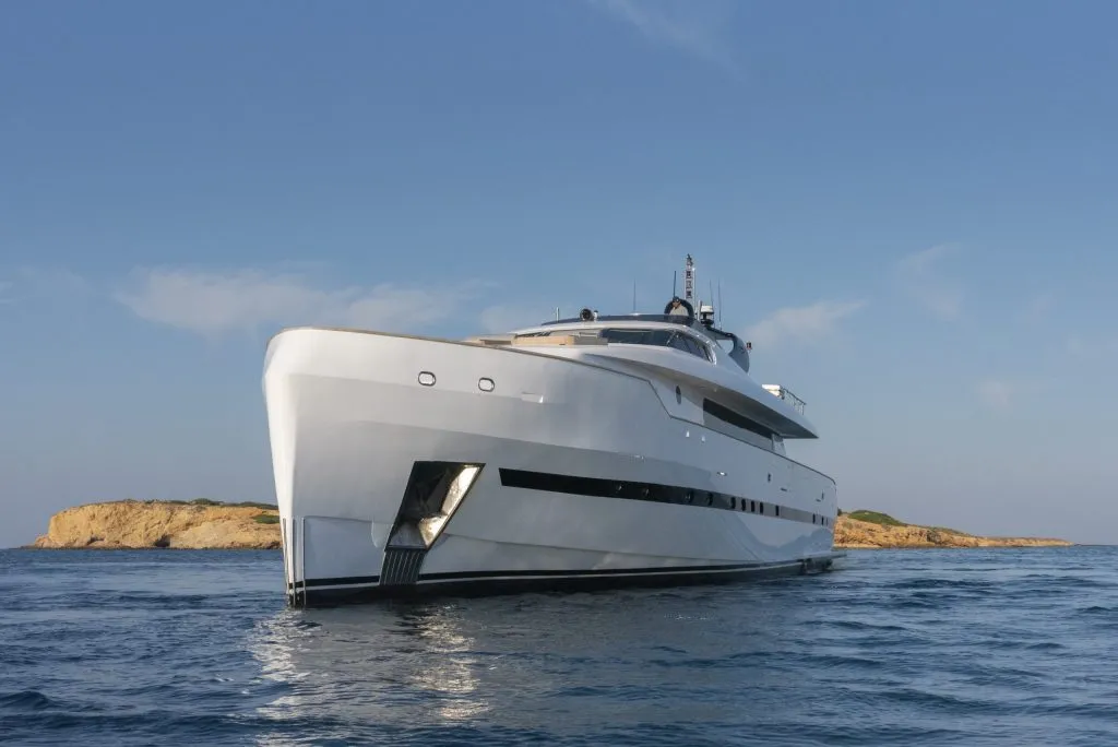 Yacht exterior image