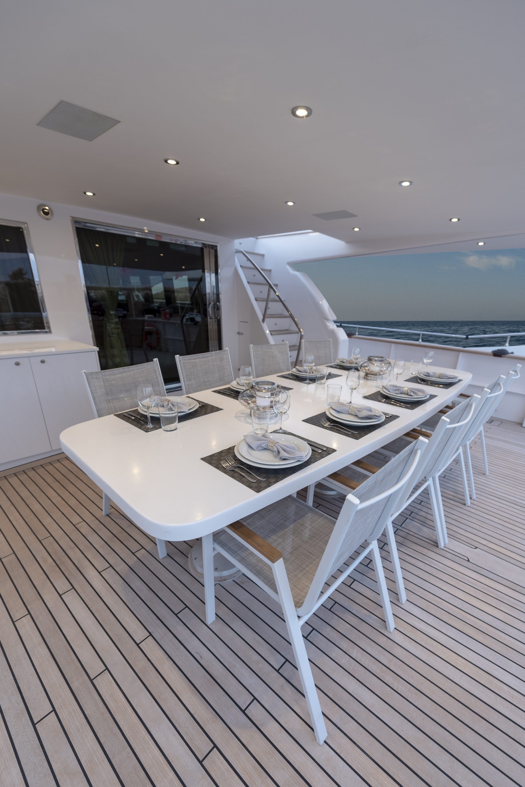 Yacht exterior image