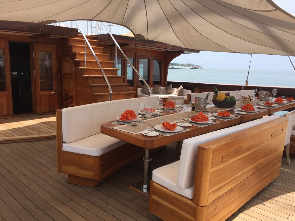 Yacht exterior image