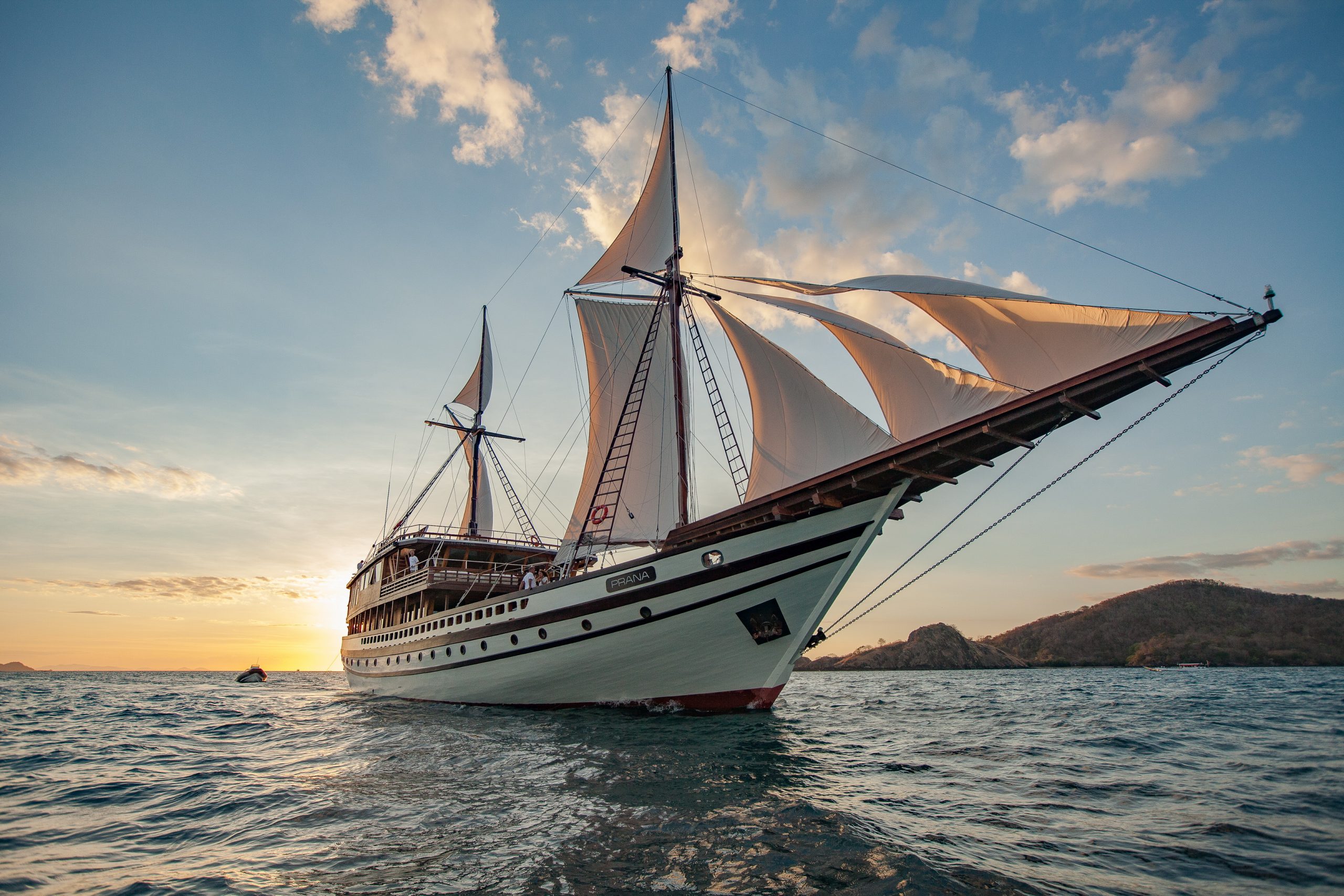 Yacht exterior image