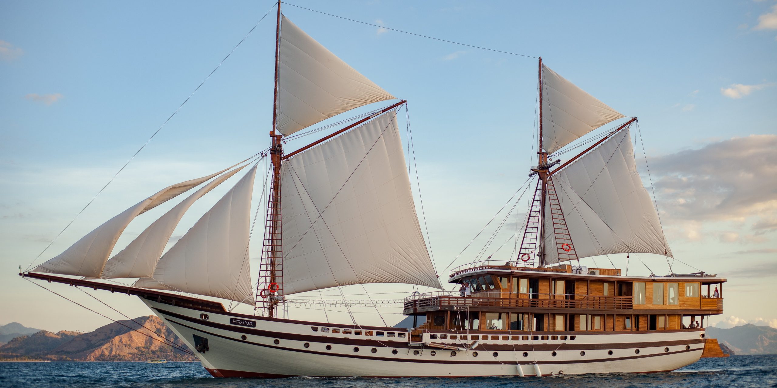 Yacht exterior image