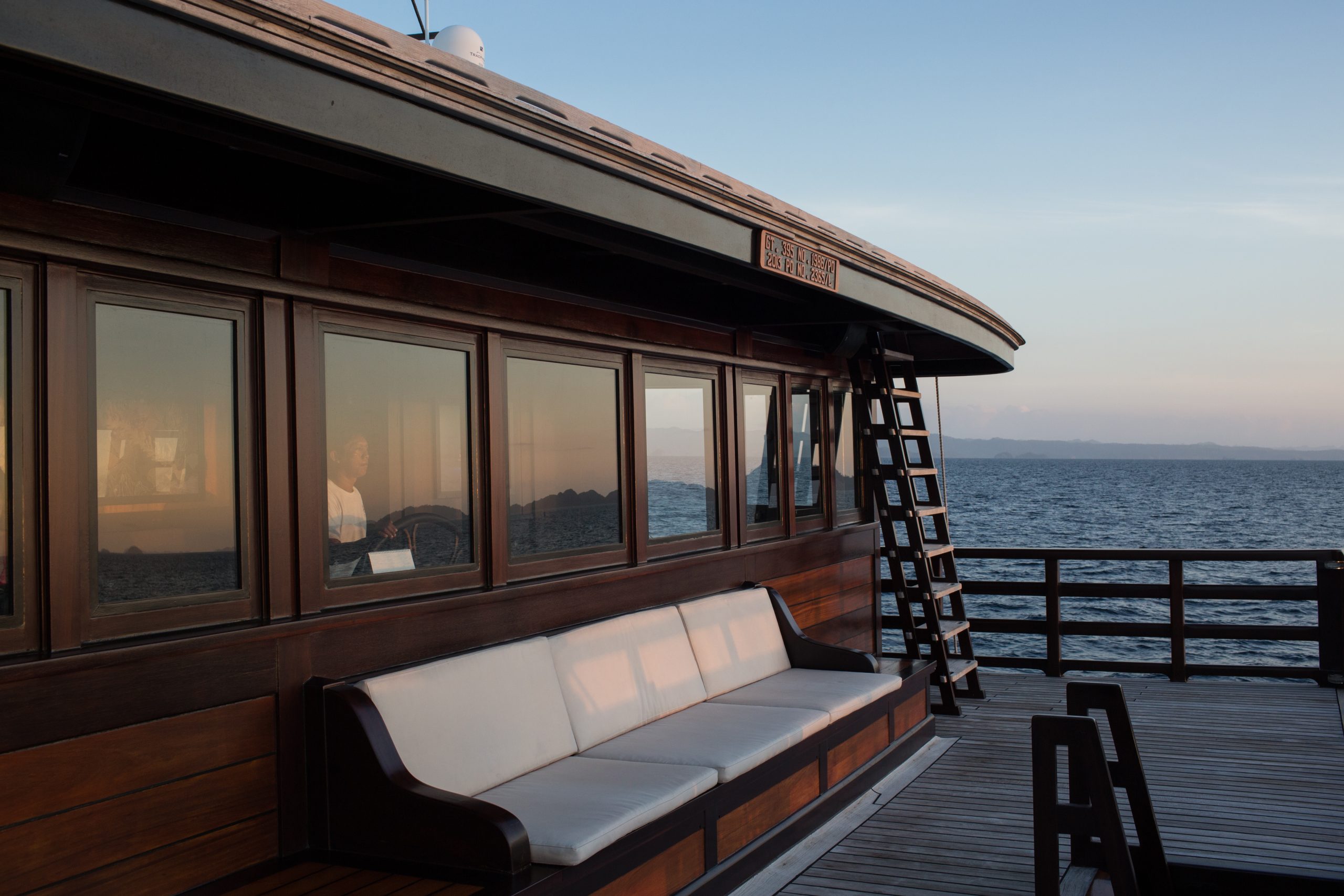 Yacht exterior image