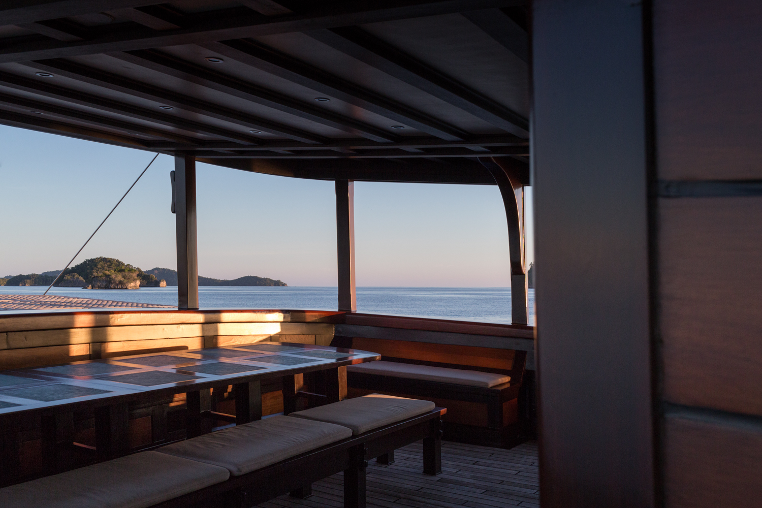 Yacht exterior image