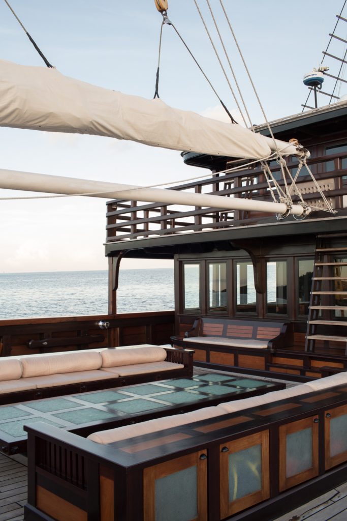 Yacht exterior image