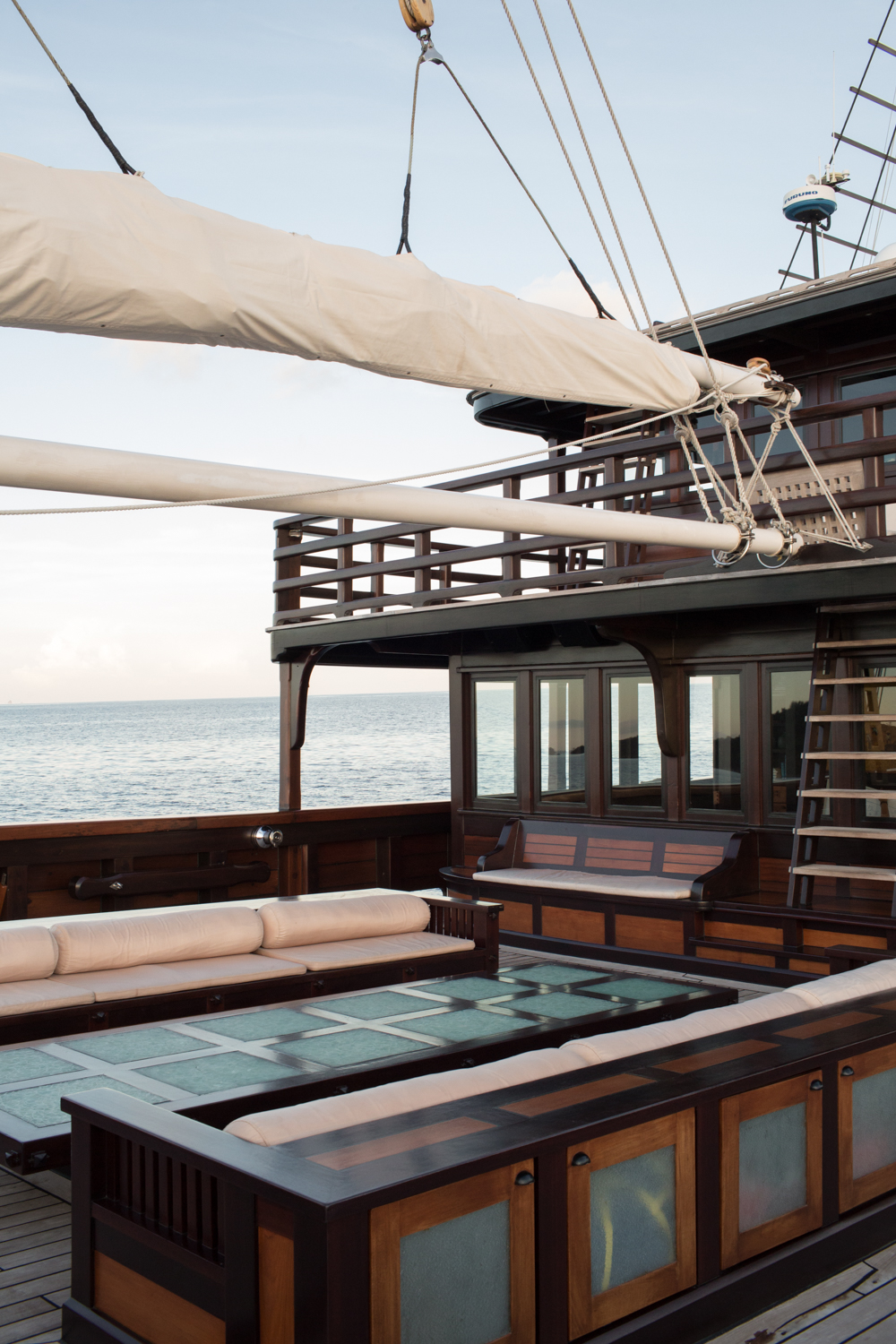 Yacht exterior image