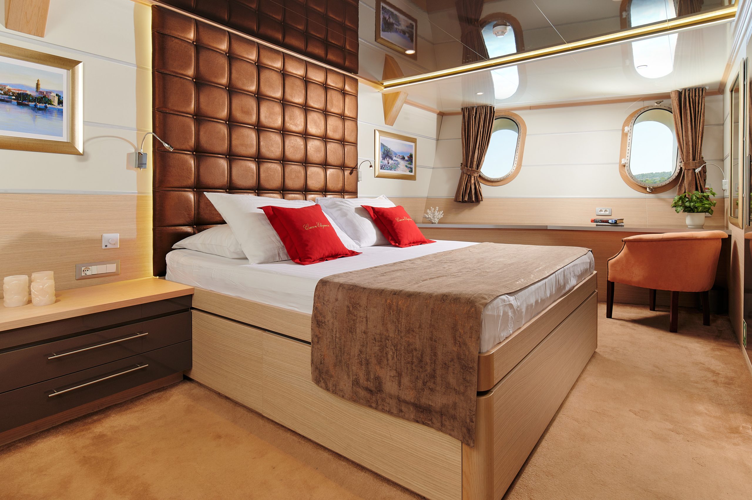 QUEEN ELEGANZA Double stateroom - Main deck