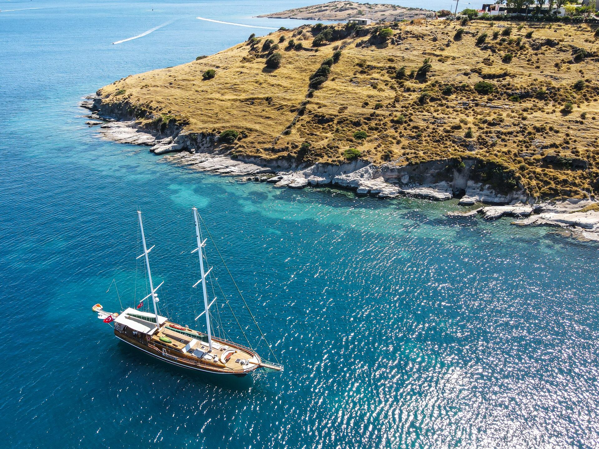 Yacht exterior image