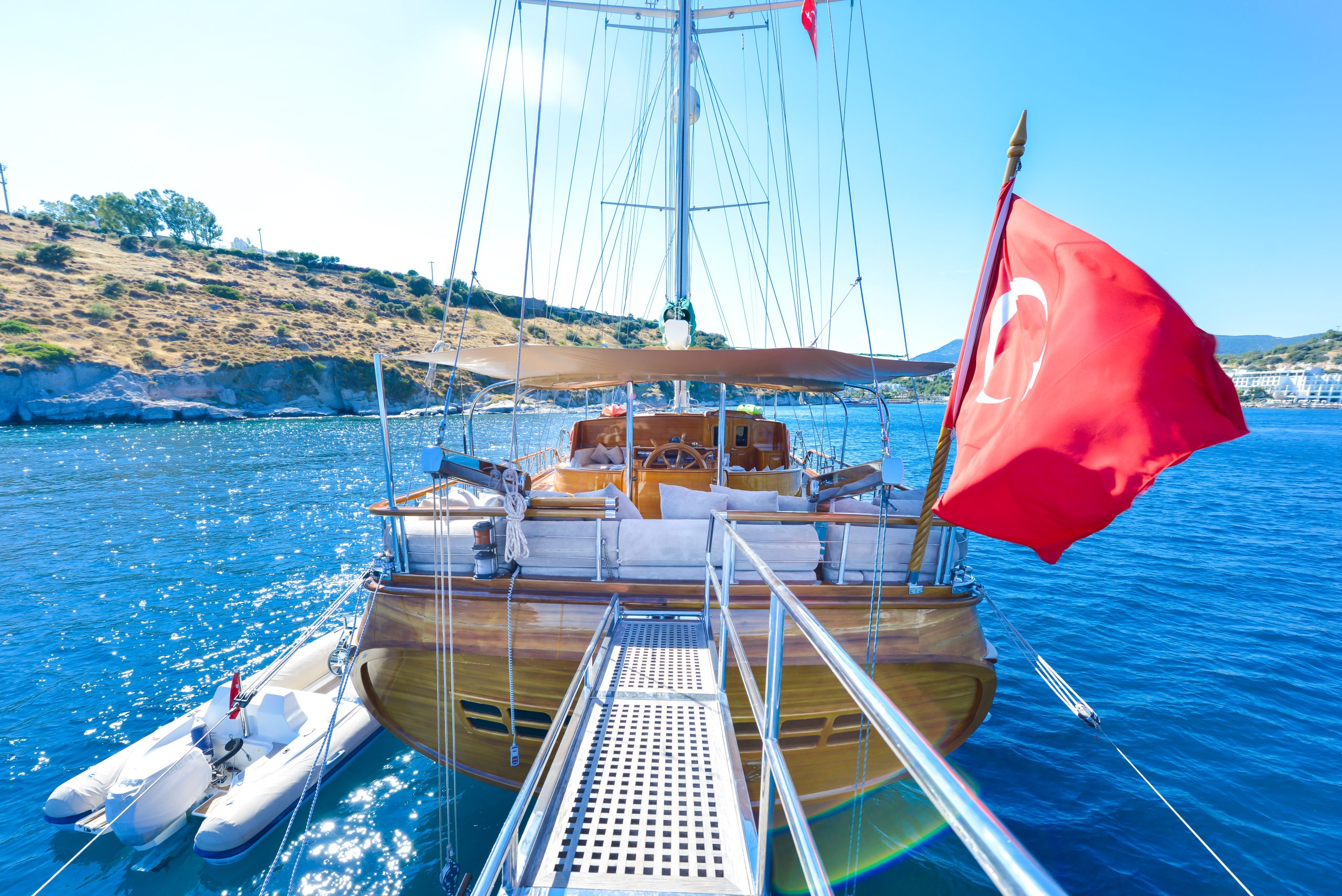 Yacht exterior image